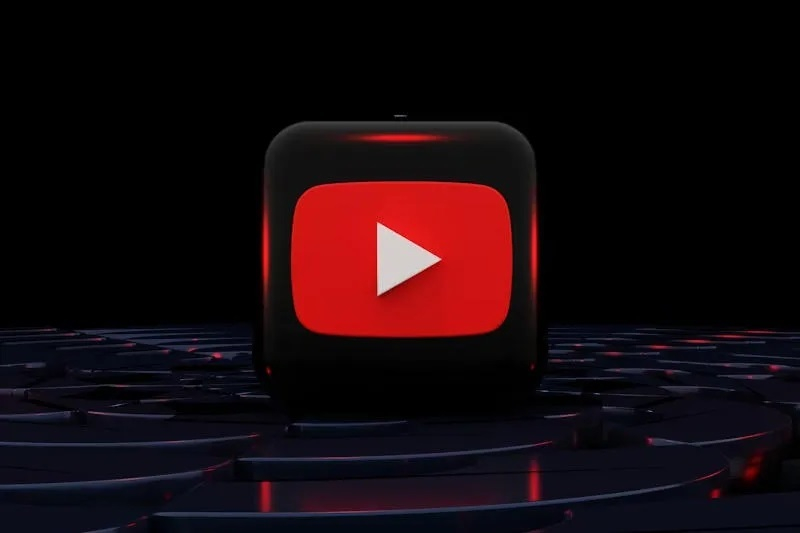 YouTube 网页播放器开始卡顿，消耗了数 GB 内存。