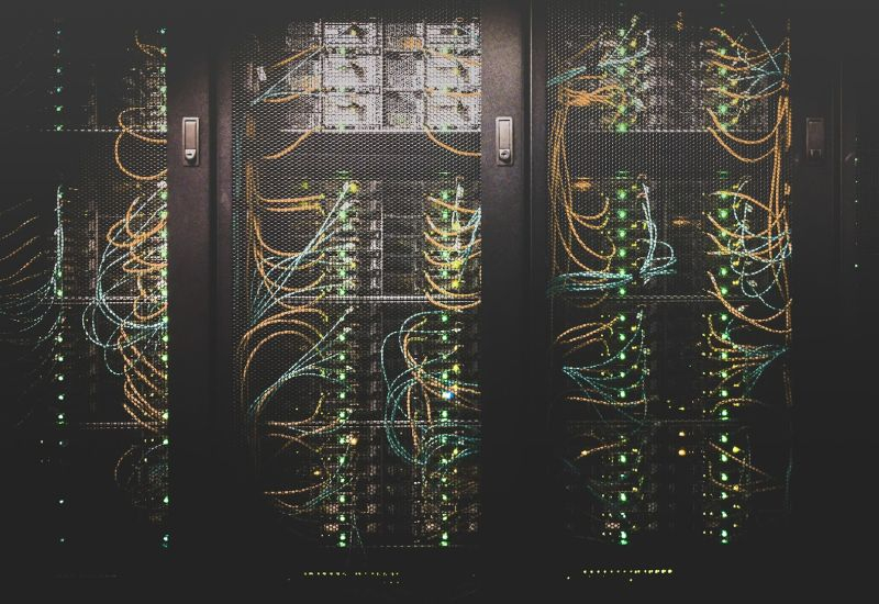 Alphabet计划以800亿美元的股票出售来发展人工智能基础设施。