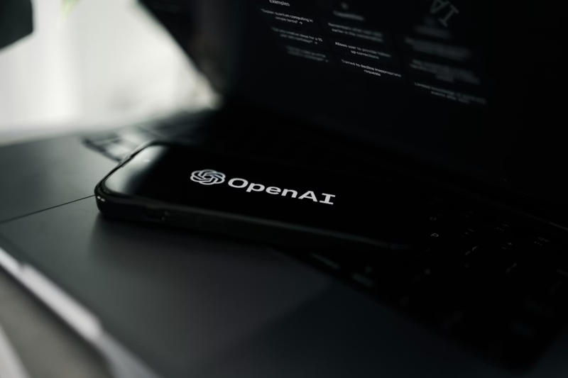 OpenAI发布了GPT‑5.4——一款具备改进的计算机操作能力和代理模式功能的领先大型语言模型。