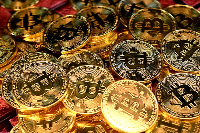 今天是我第一次用比特币买东西的第十六个生日——那两块披萨现在大约要价7.7亿美元。