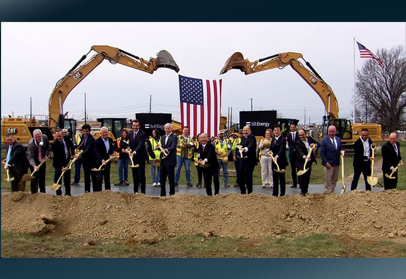 软银正越来越深陷数十亿美元的债务，视人工智能为发展的关键因素。