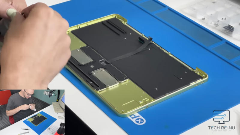 苹果MacBook Neo比预期更简单——甚至没有粘合电池。
