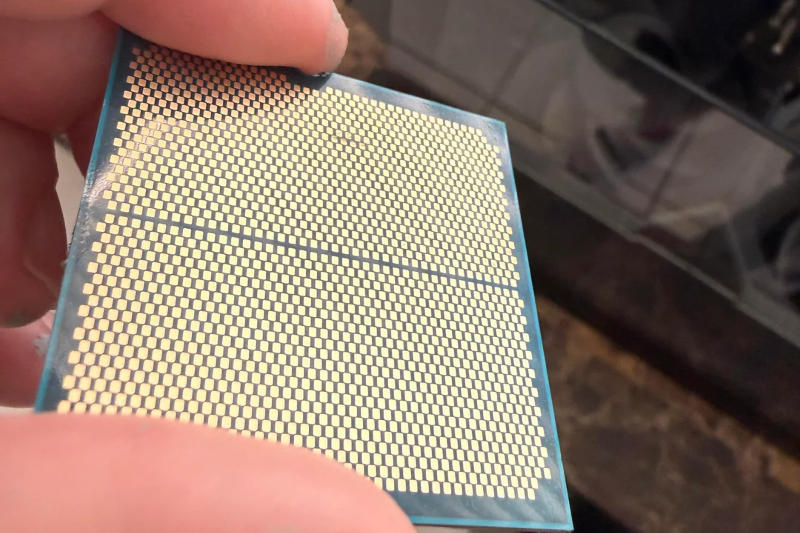 BIOS更新无效：Ryzen 7 9800X3D 在ASRock主板上仍然崩溃