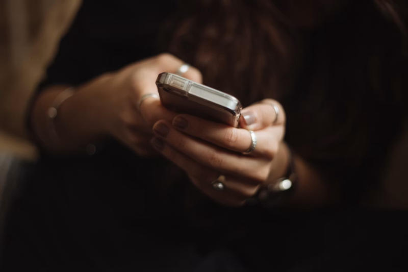 Meta 生成的 AI 机器人已入侵 Instagram 帐户，服务向用户通报。