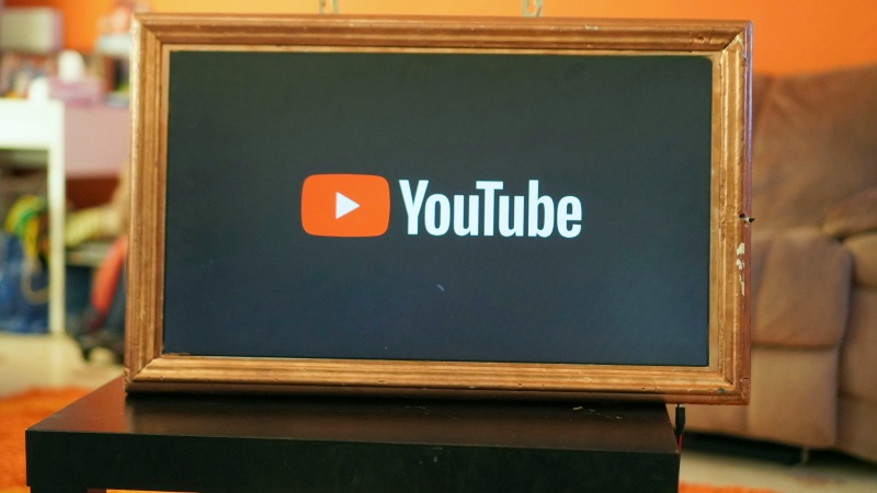 YouTube 加强了与广告拦截器的冲突，开始删除用户的视频评论和描述。