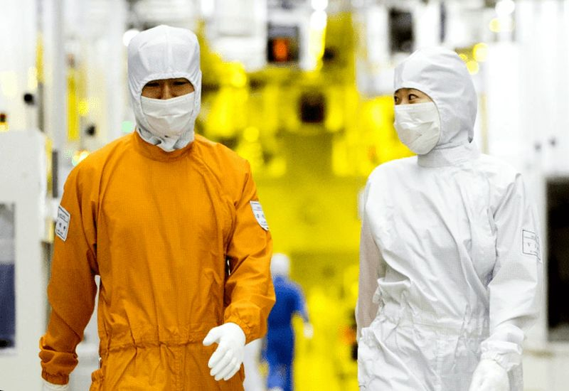 三星员工抗议每年最高40万美元奖金。