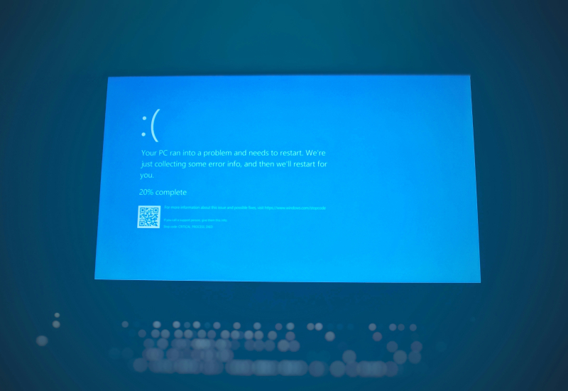 更新 Dell SupportAssist 导致笔记本电脑出现大量蓝屏和无限重启。
