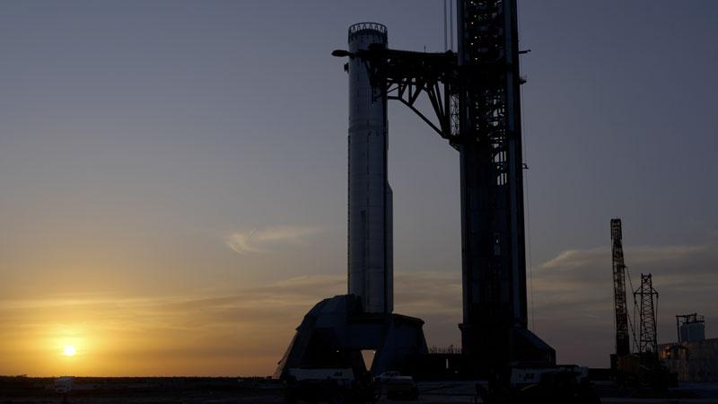 SpaceX成功完成了新型火箭发动机Super Heavy的首次实战测试，该发动机能够将飞船送往月球。