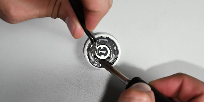 iFixit拆解了新的AirTag并发现之前的故障