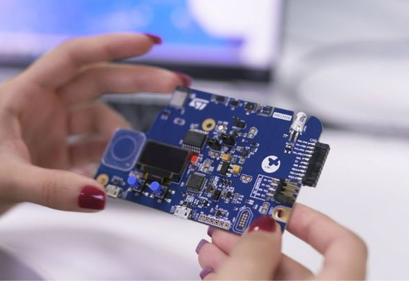 中国有望在到2028年利用人工智能时，占领全球大规模芯片市场的42%。