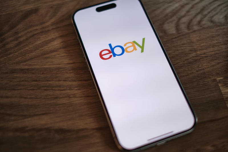 eBay 拒绝了以低价购买 560 亿美元的 GameStop 交易，认为这笔交易不划算。