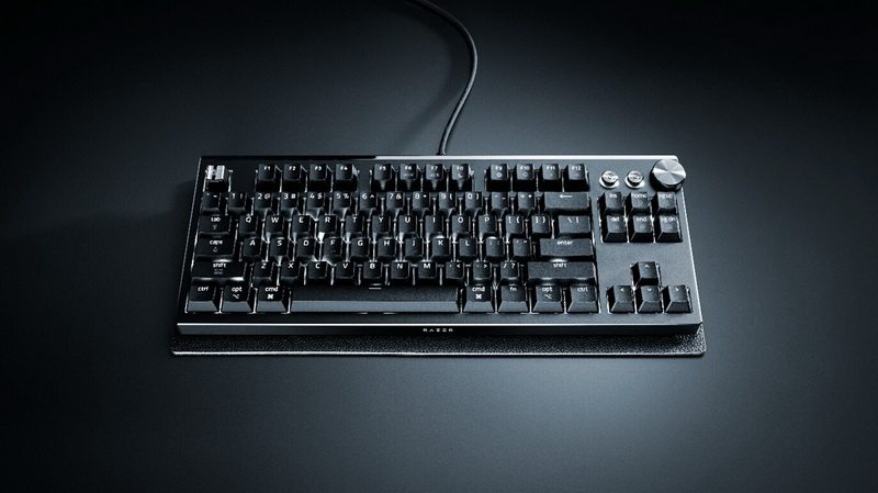 雷蛇推出了铝制机身的高端键盘Huntsman Signature Edition，售价为500美元。