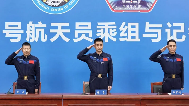 宇宙船窗口裂缝：神舟-20机组描述了从轨道上的救援撤离。
